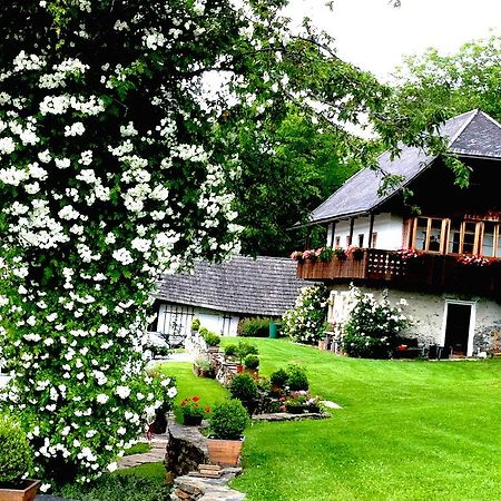 Cottage Am Waldrand Gelegen Feldkirchen in Kärnten Exterior foto